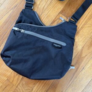 Baggallini Crossover Crossbody Bag Black Nylon Adjustable Strap Zipper Travel